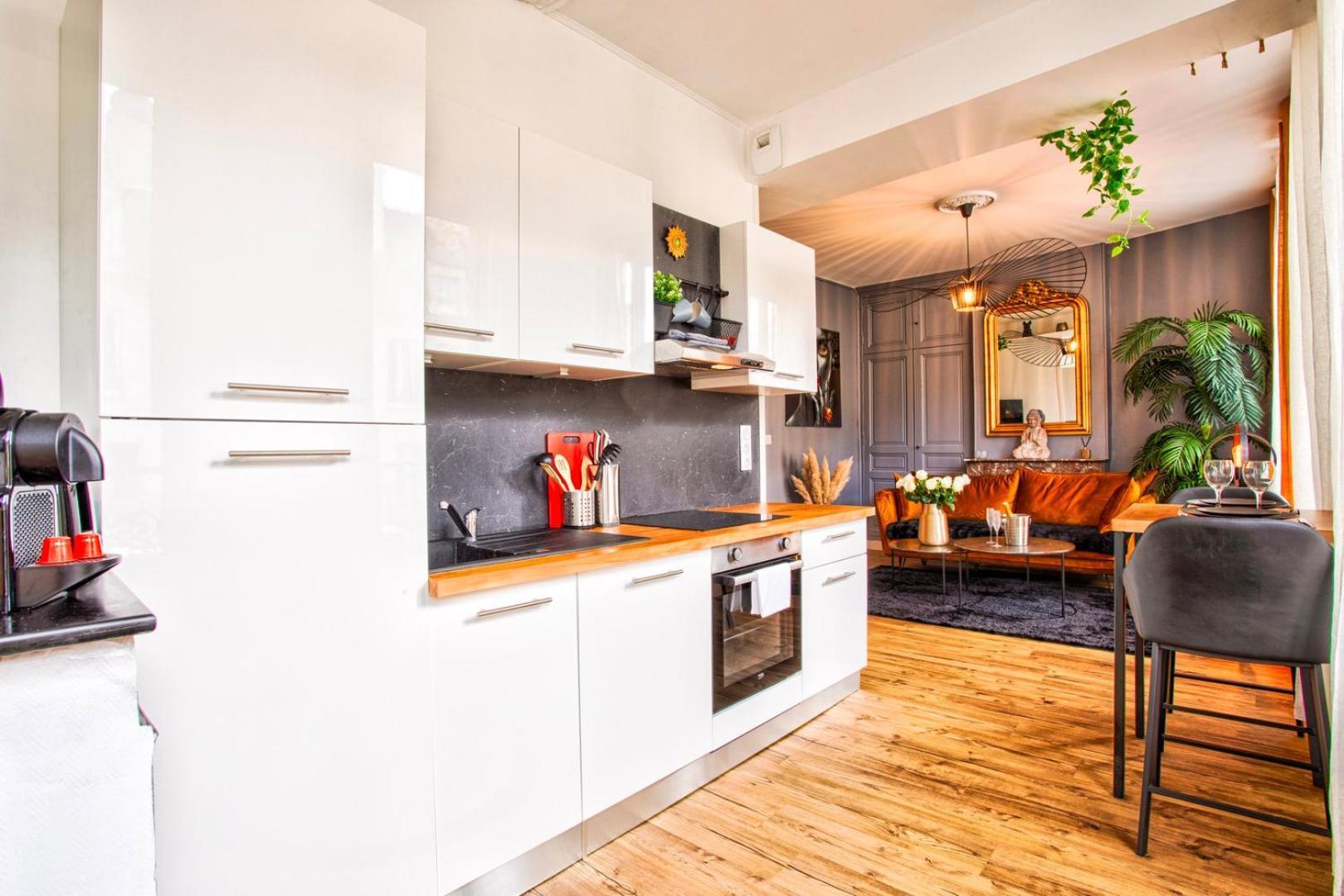 La Mome — Parking, Quartier Historique & Anime Apartment *