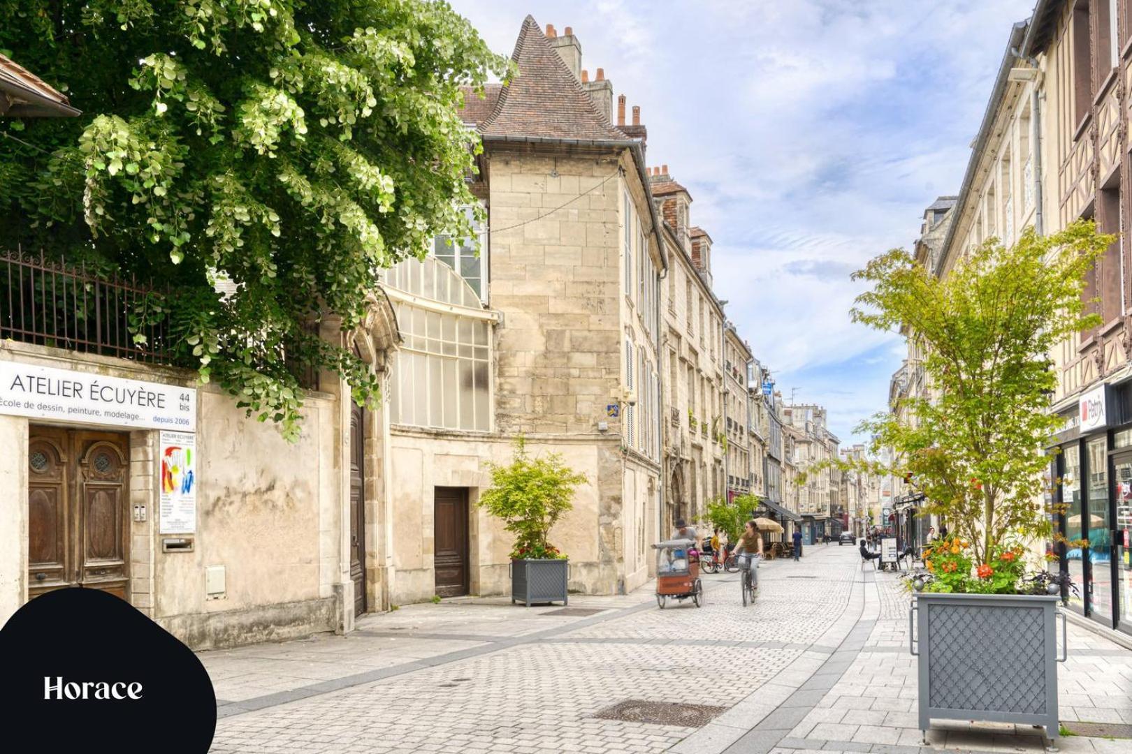 Apartment La Mome — Parking, Quartier Historique & Anime *