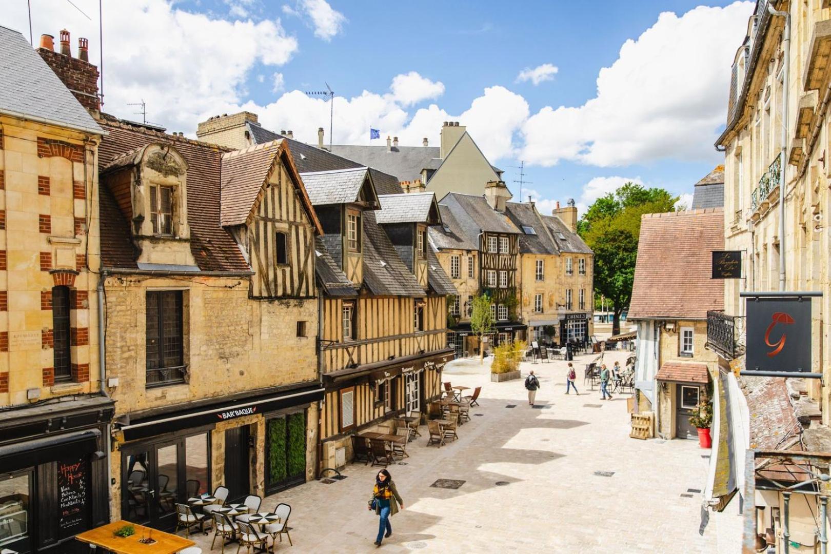 La Mome — Parking, Quartier Historique & Anime *
