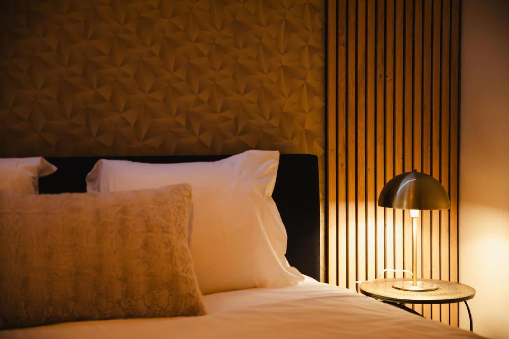La Mome — Parking, Quartier Historique & Anime Apartment